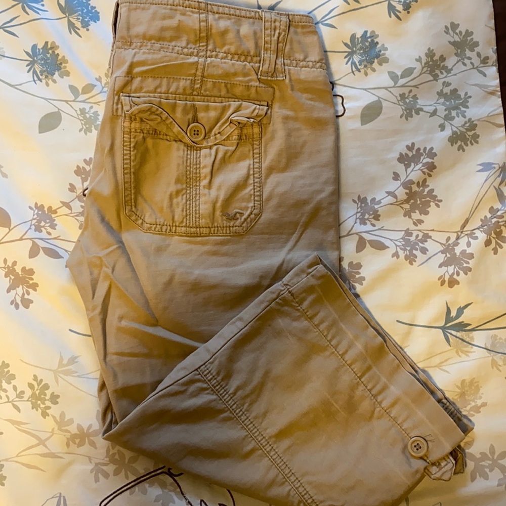 ▫️Hollister Cargo Capris
